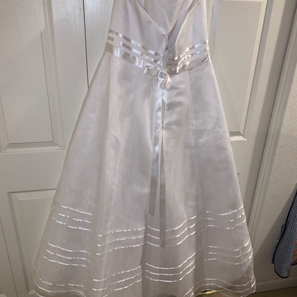 David's Bridal White Strapless Satin Wedding Dress - Size 16 - New in Box - Picture 2 of 16